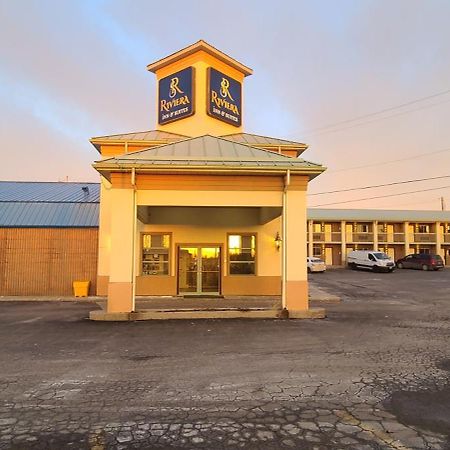 Riviera Inn And Suites 1000 Islands Gananoque Exterior photo
