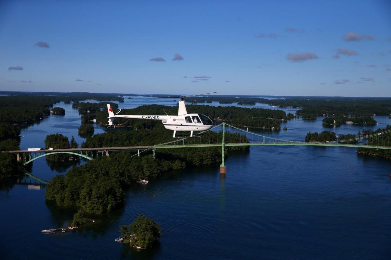 Riviera Inn And Suites 1000 Islands Gananoque Exterior photo