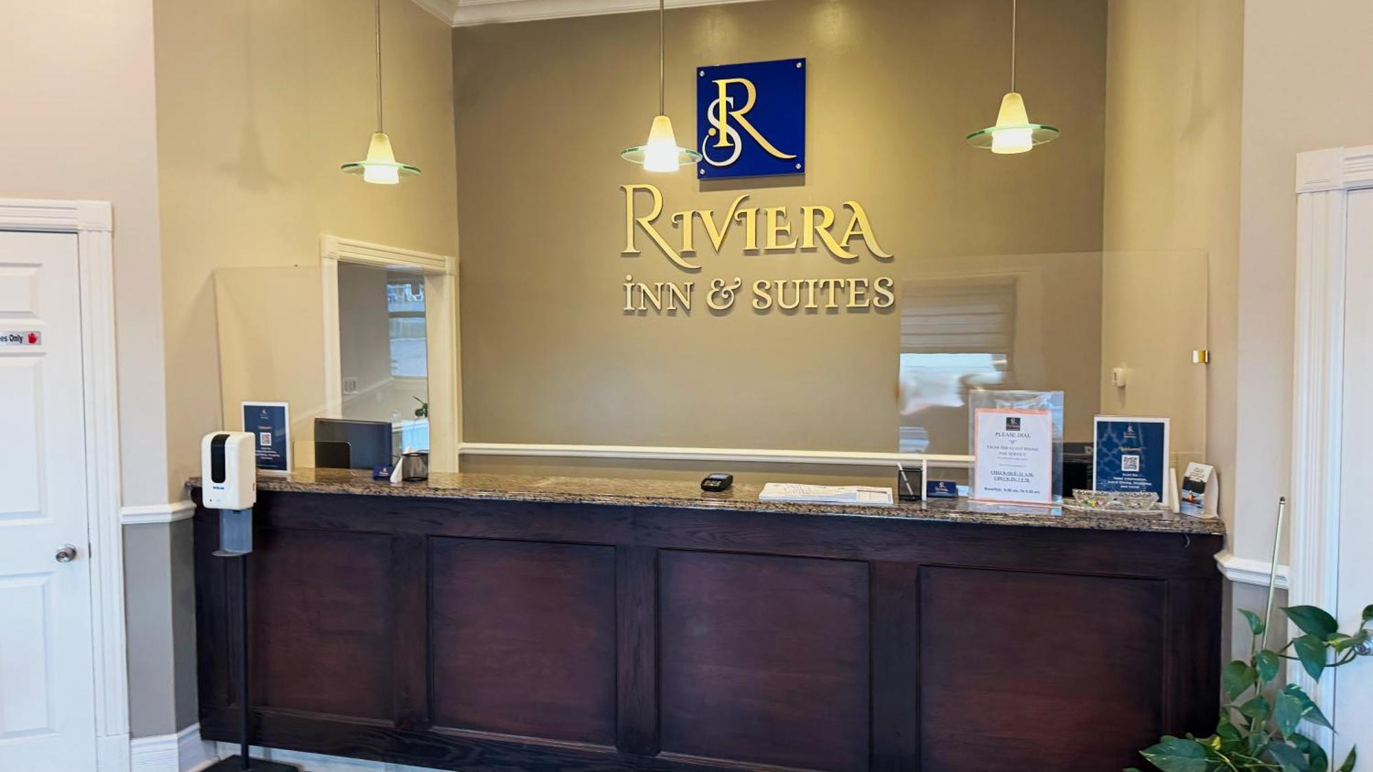 Riviera Inn And Suites 1000 Islands Gananoque Exterior photo